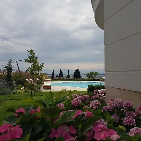 Sea Garden Delux Apartmán Černomorec